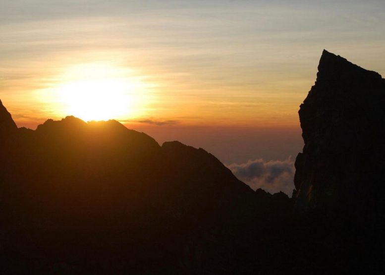 Mount Agung Trekking Via Pasar Agung Temple